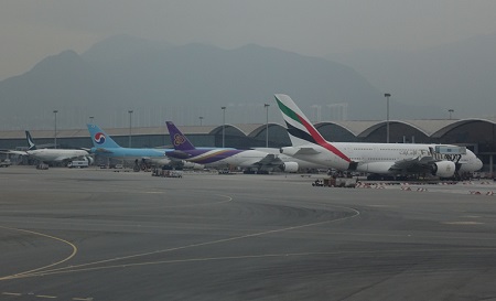 機内から見た香港空港