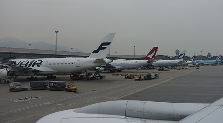 香港空港から見える飛行機