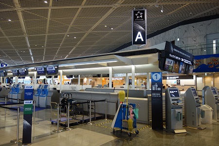 成田空港優先チェックインカウンター