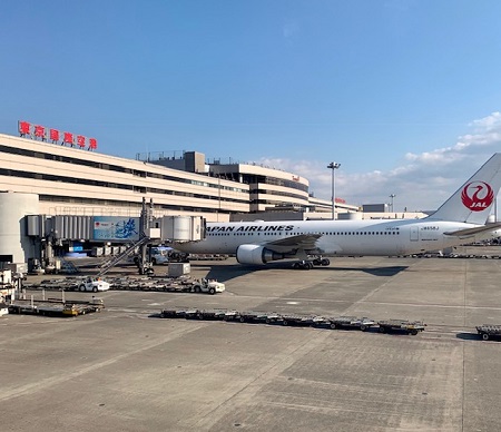 羽田空港のJAL機