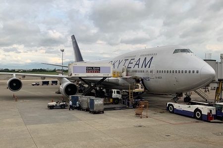 ボーイング747を楽しむ。チャイナエアラ​インで台湾から香港へ。